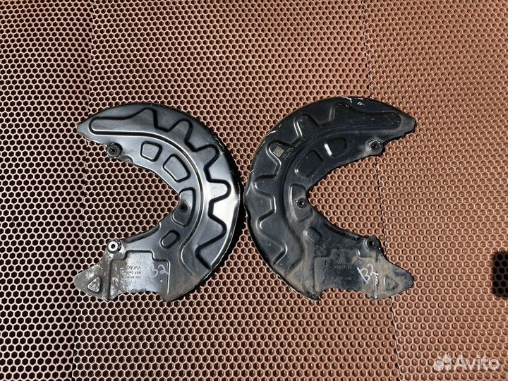 Пыльник суппорта правый Skoda / Volkswagen