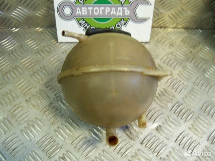 Бачок расширительный Фольксваген B3 Гольф 3 Венто