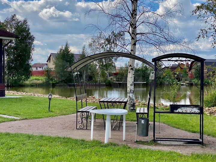 Коттедж 200 м² на участке 15 сот.