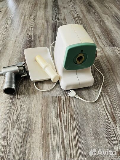 Мясорубка электрическая Binatone