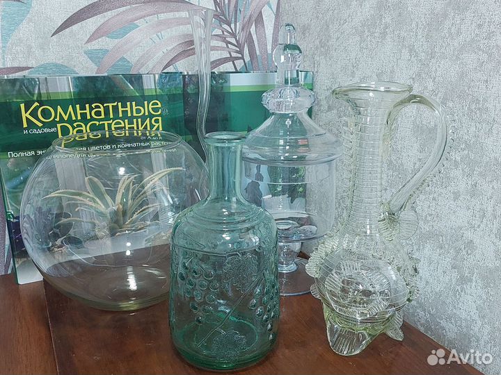 Графин, вазы, аквариум