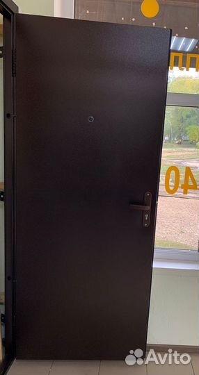 Дверь входная металлическая