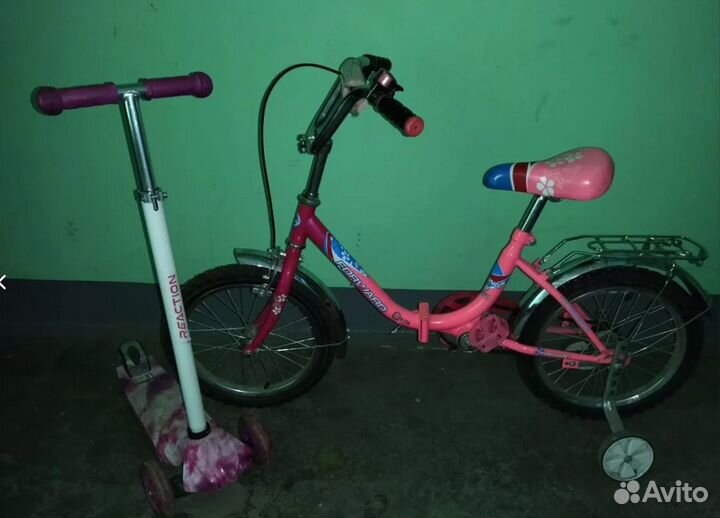 Продам красивый розовый велосипед + самокат в под
