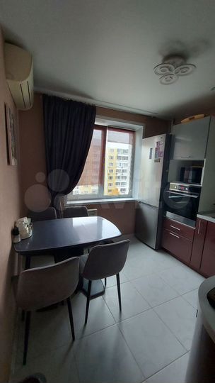 2-к. квартира, 55 м², 7/10 эт.