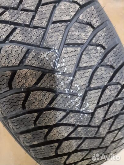 Maxxis Premitra Ice 5 SUV / SP5 285/50 R20