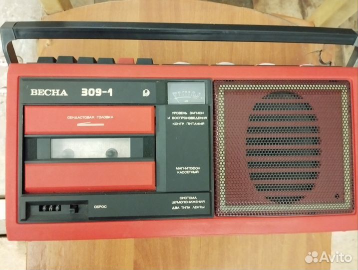 Кассетный магнитофон СССР