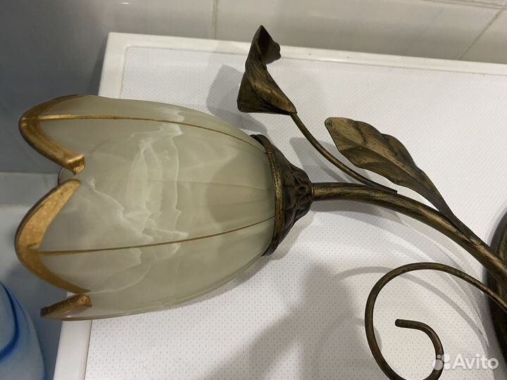 Люстра потолочная и бра