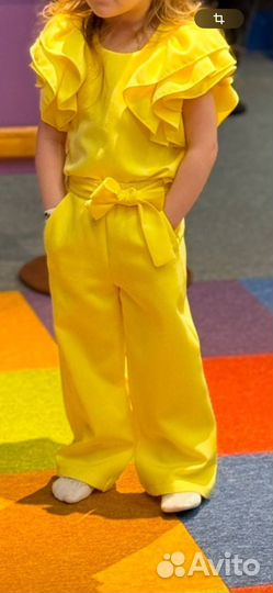 Стильный костюм на девочку