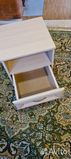 Тумбочка прикроватная