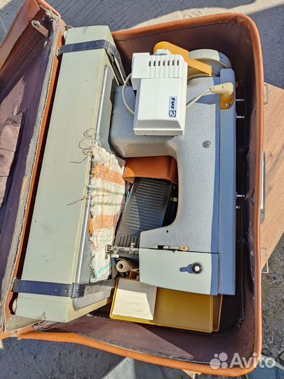 Швейная машинка электрическая Подольск 142