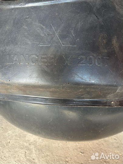Подкрылки и бампер mitsubishi lancer 10