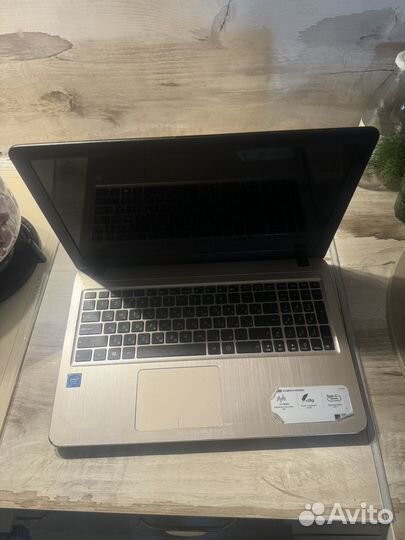 Ноутбук asus