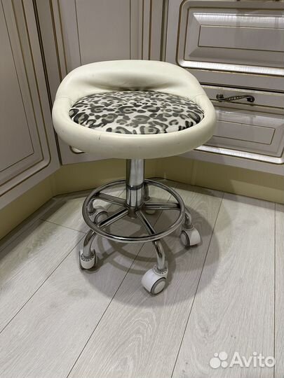 Стул для косметолога