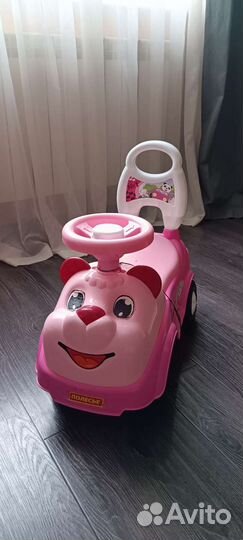 Машинка-каталка для девочки
