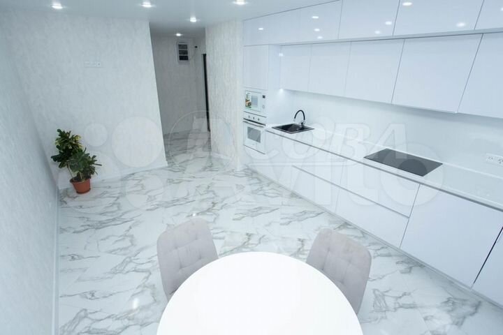 2-к. квартира, 68 м², 12/14 эт.