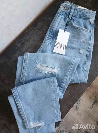 Голубые светлые джинсы момы Zara с рваностями