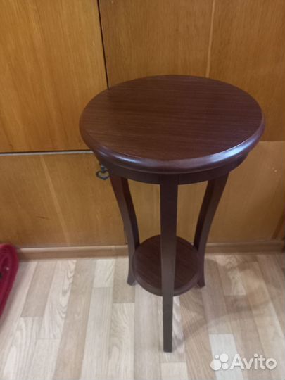 Подставка под цветы дерево