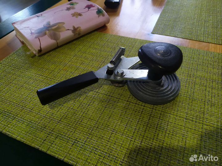 Закаточная машинка для банок