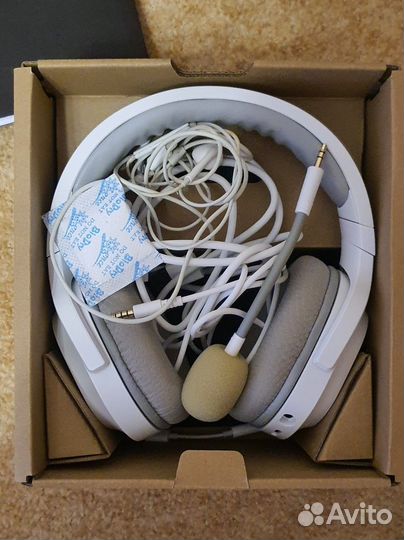 Беспроводные наушники с микрофоном