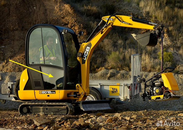 Стекло Джисиби JCB 8018 cts правое нижнее