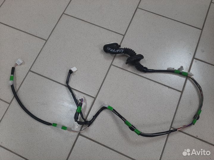Проводка правой задней двери Rav4 40 2012-2019