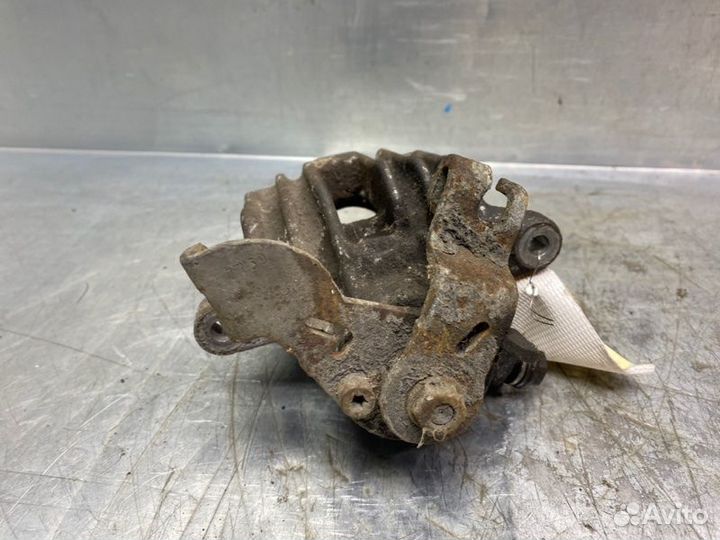 Суппорт тормозной задний левый Audi A4 B6