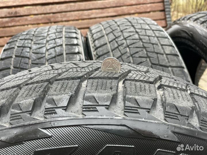 Bridgestone Blizzak DM-V1 225/55 R18 98R