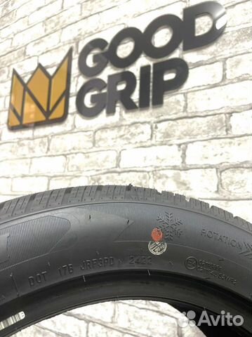 Grenlander Icehawke 1 215/55 R17 98V