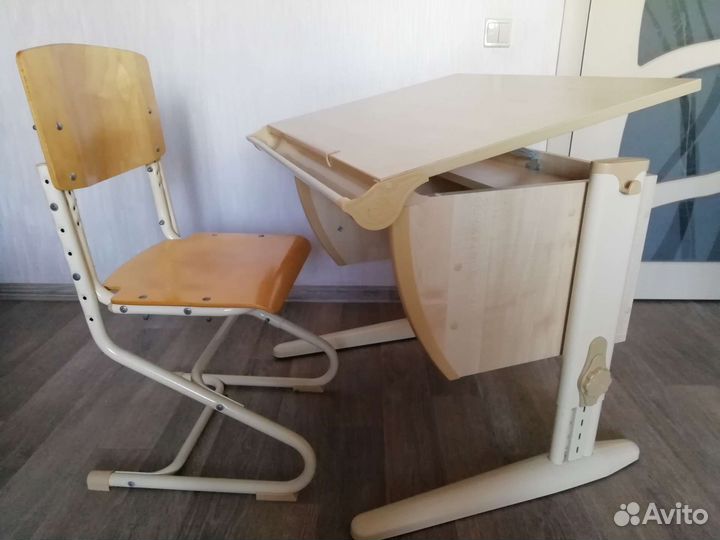 Парта и стул