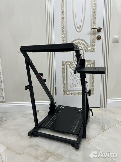 Стойка для игрового руля