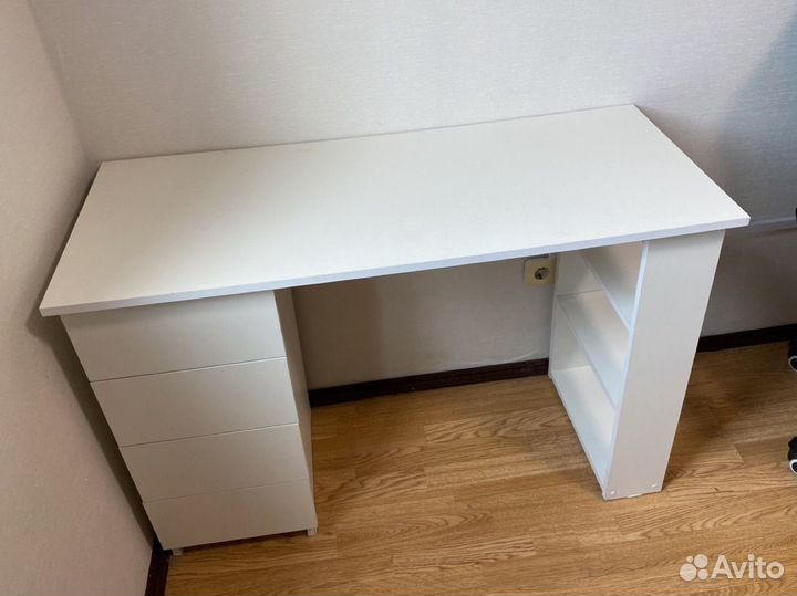 Письменный стол для школьника