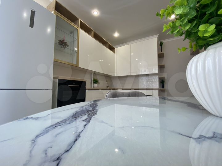 2-к. квартира, 58 м², 3/16 эт.