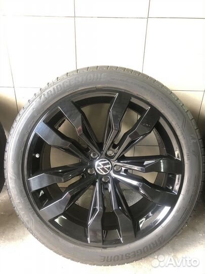 VW Touareg R21 оригинальный комплект