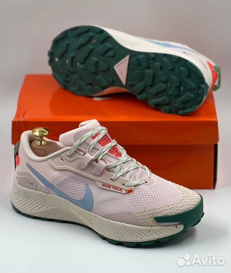 Кроссовки женские Nike Pegasus Trail 3