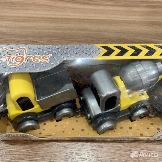 Новый набор игрушечных машинок Tigres (Wader)