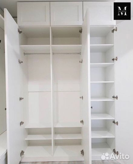 Шкаф распашной с полками