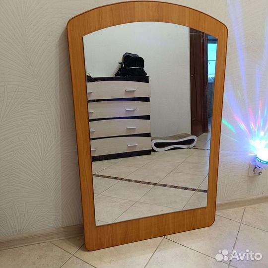 Зеркало настенное в раме бу