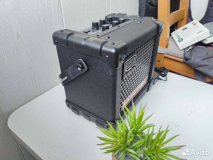 Комбоусилитель процессорный Roland Micro Cube