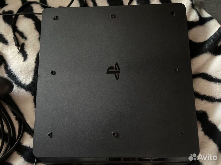 Sony ps4 slim