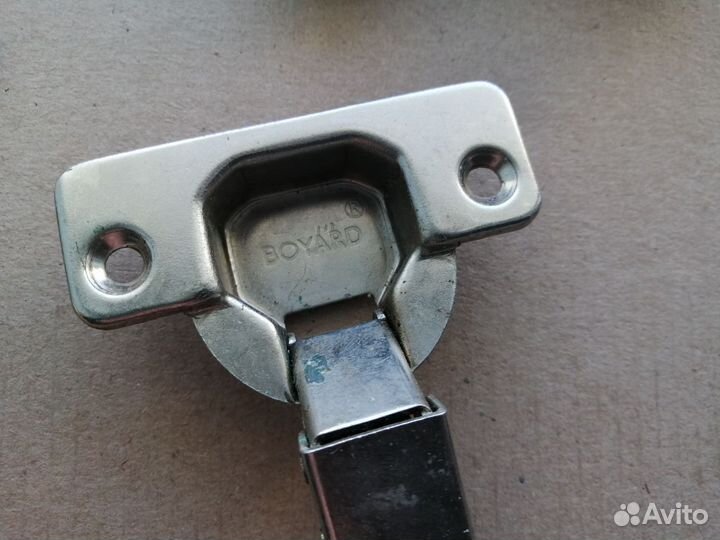 Петли мебельные Boyard с доводчиком