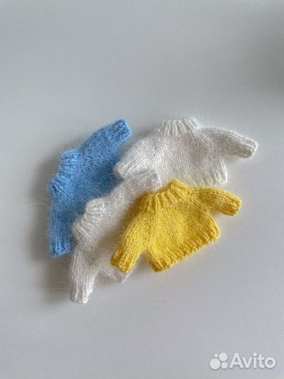 Лягушка вязаная в свитере игрушка подарок сувенир