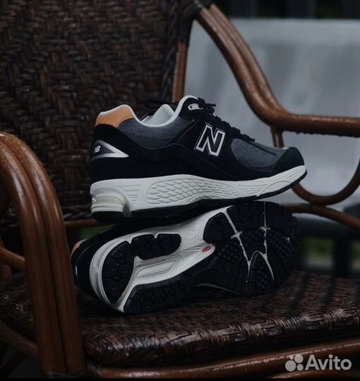 New Balance 2002r