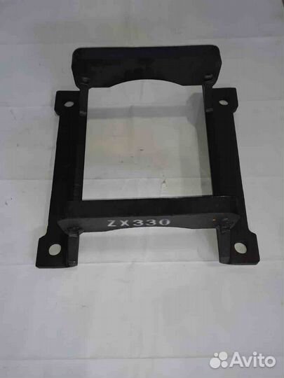 Защита опорного катка 9253782 Hitachi ZX330-3