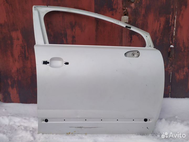 Peugeot 3008 дверь передняя правая