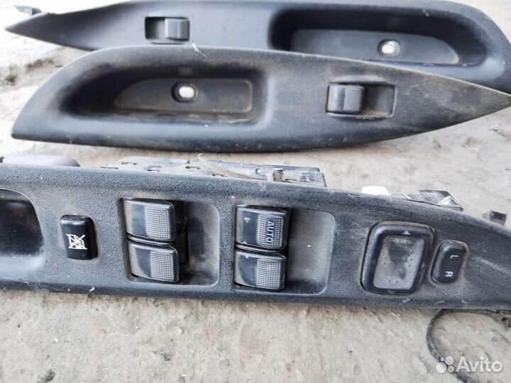 Кнопри стеклоподъемников мазда6/mazda6 GG 3г