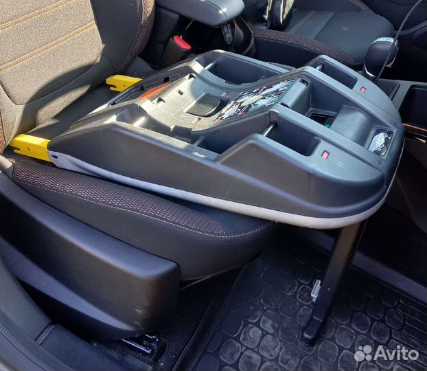 Автокресло Peg Perego (0+) с базой isofix