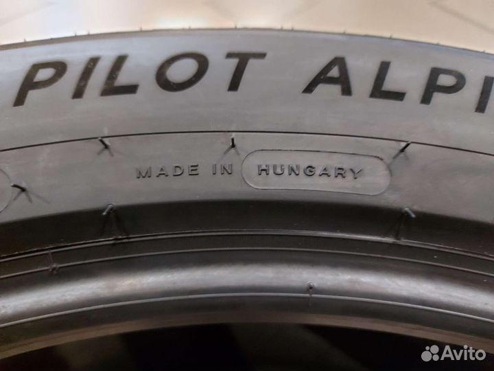 Michelin Pilot Alpin 5 SUV 325/40 R22 и 285/45 R22 114V