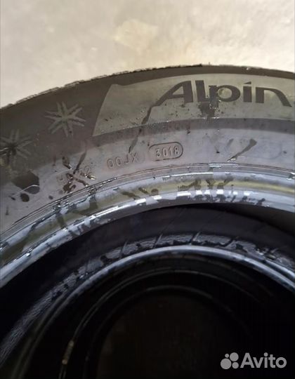 Michelin Alpin 5 215/65 R17 99H