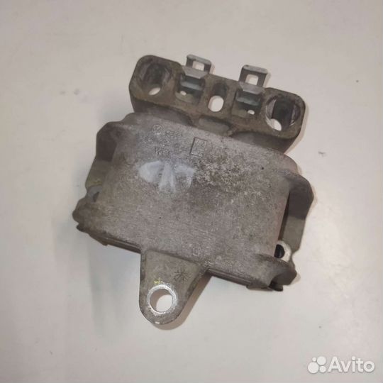 Опора двигателя Skoda Octavia A4