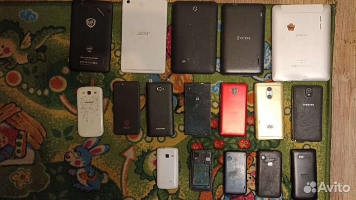 Планшеты и телефоны одним лотом